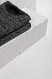 colour-black olive