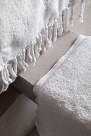 colour-white